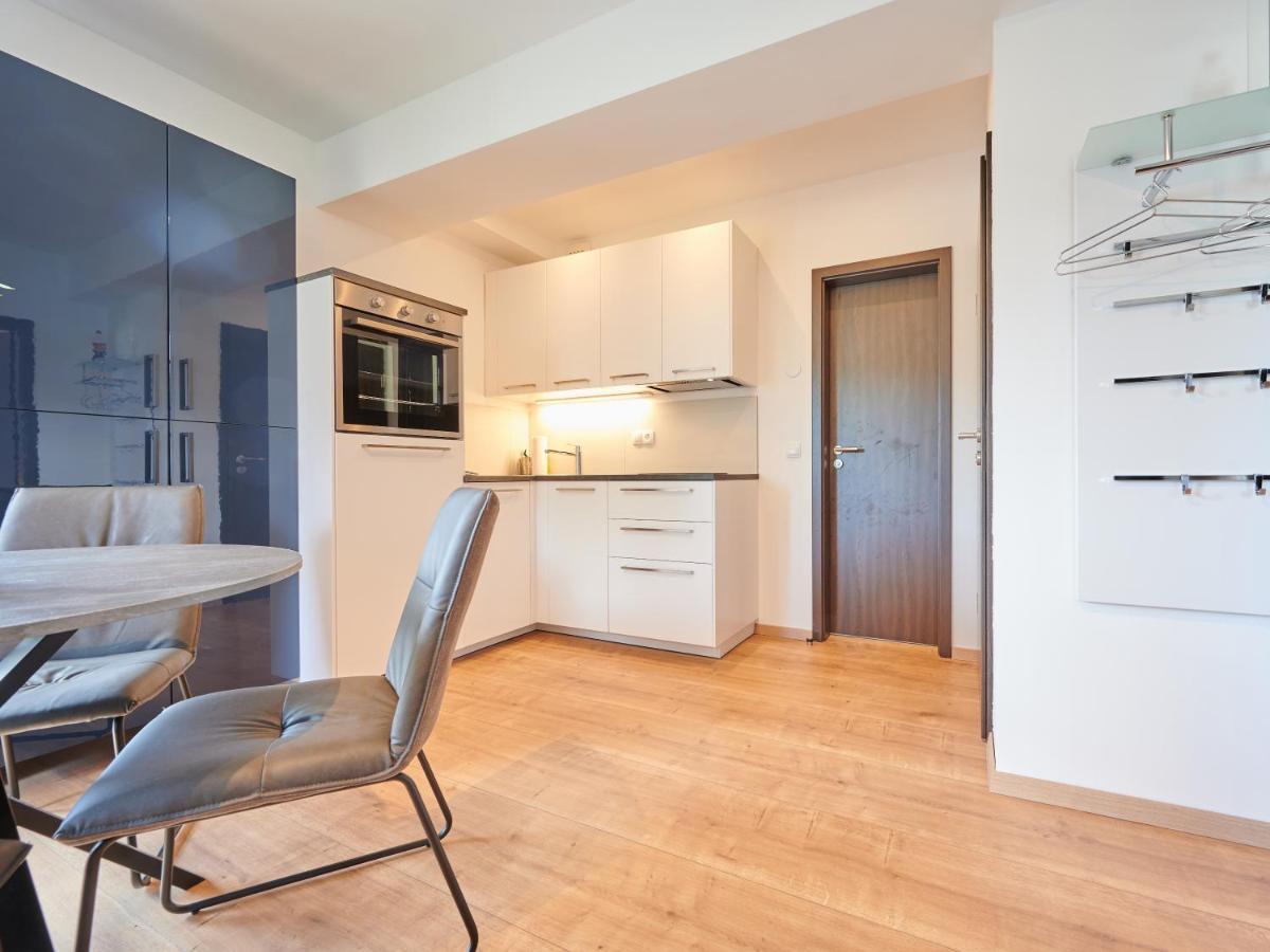 Apartments At Winterhafen Λιντς Εξωτερικό φωτογραφία