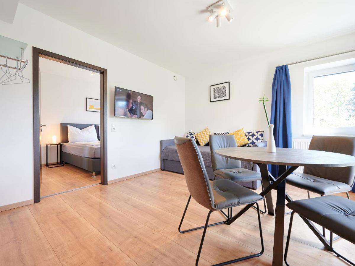 Apartments At Winterhafen Λιντς Εξωτερικό φωτογραφία