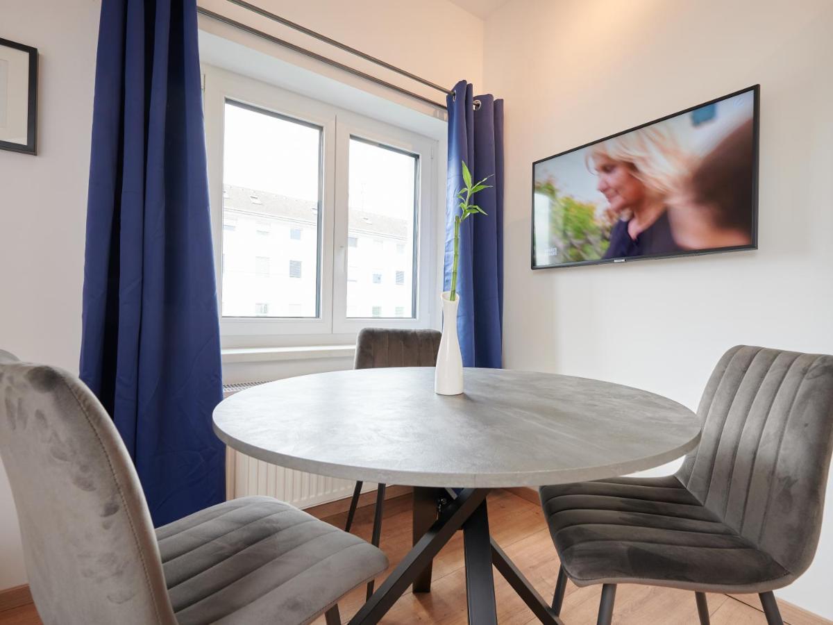 Apartments At Winterhafen Λιντς Εξωτερικό φωτογραφία