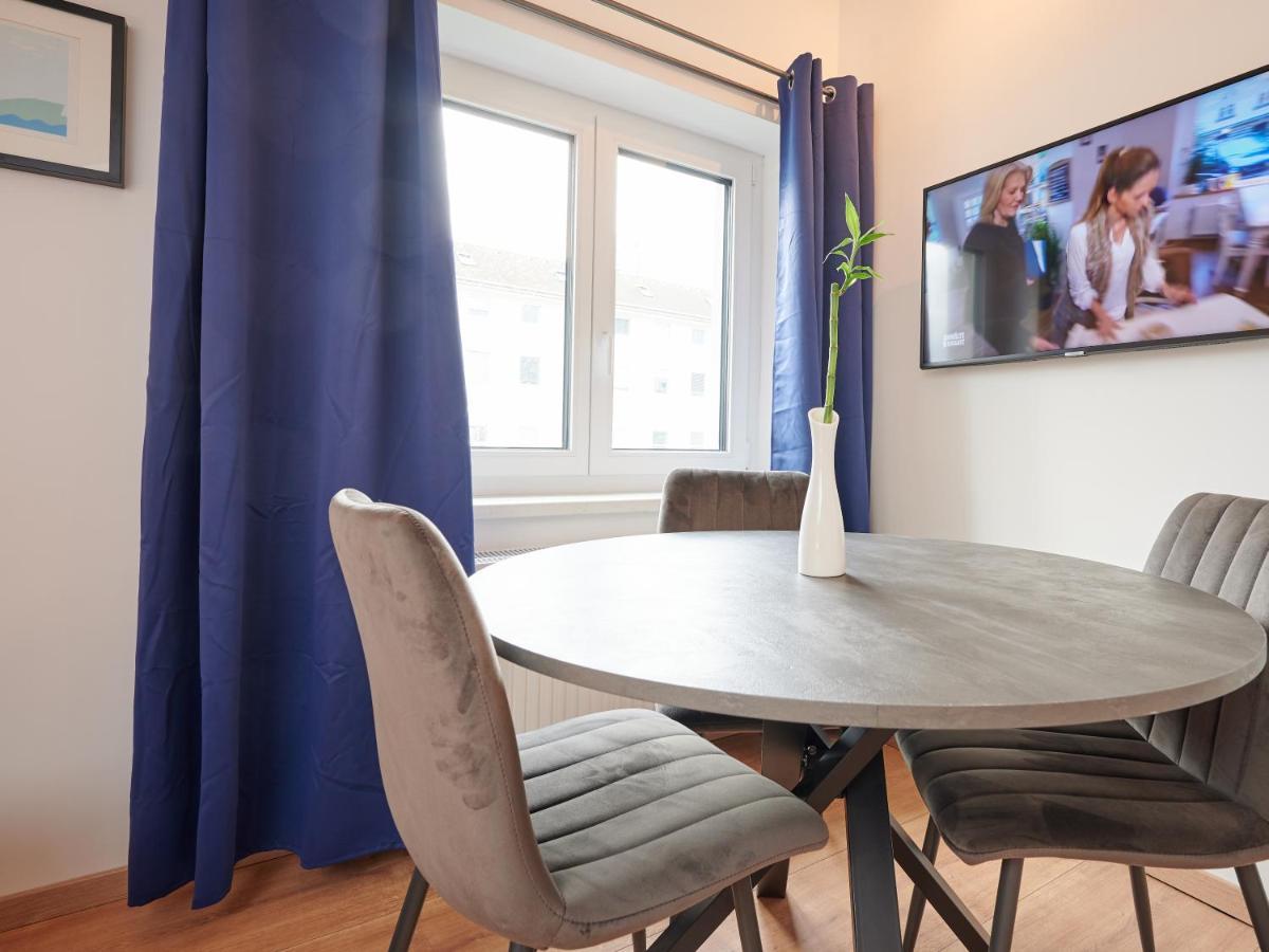 Apartments At Winterhafen Λιντς Εξωτερικό φωτογραφία