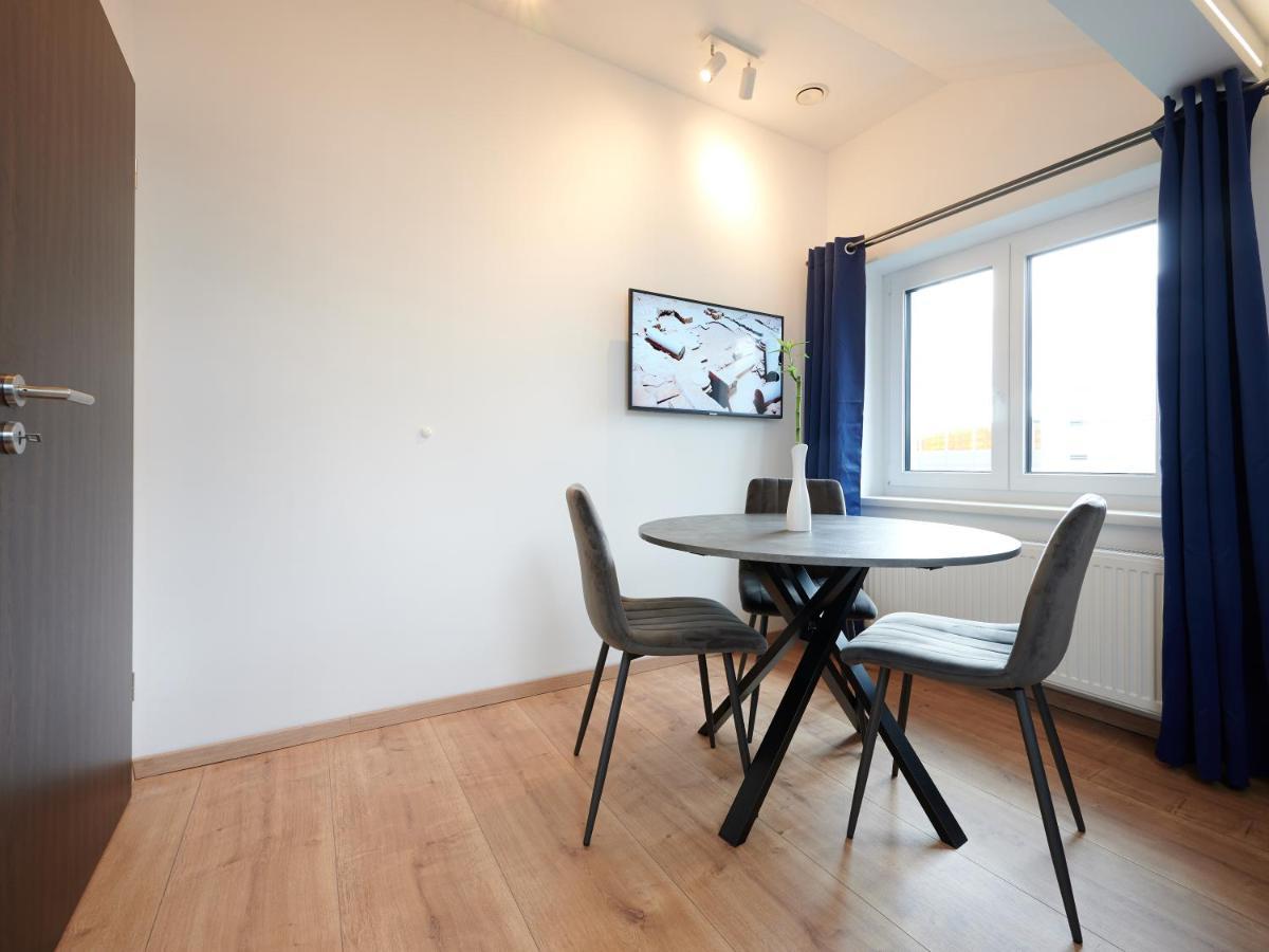 Apartments At Winterhafen Λιντς Εξωτερικό φωτογραφία