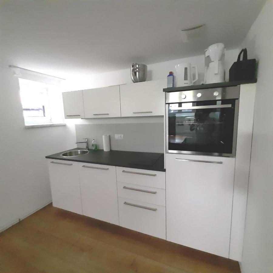 Apartments At Winterhafen Λιντς Δωμάτιο φωτογραφία